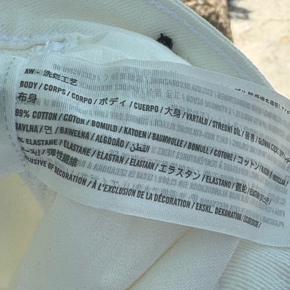 Hollister Women's Ultra High Rise Mom Jeans Size: 17R/16R W33R - Picture 8 of 9